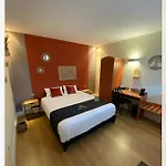 Les Paturelles Hotel