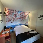 Les Paturelles Hotel *