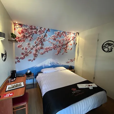 Les Paturelles Hotel *
