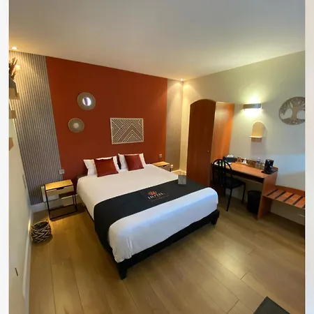 Les Paturelles Hotel *